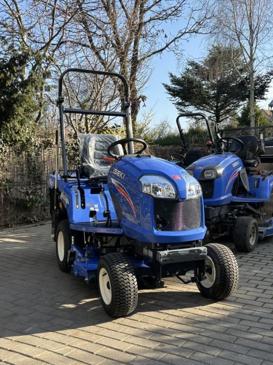 Kosiarka traktorek ISEKI SXG 216 M (Diesel, 2 cylindry, 15KM)