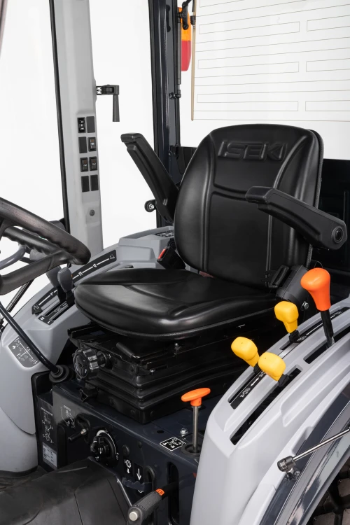 Traktor komunalny Iseki TM4230 - z klimatyzowaną kabiną