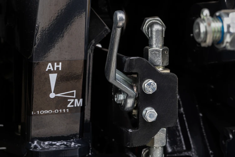 Traktor komunalny Iseki TM4230 - z klimatyzowaną kabiną