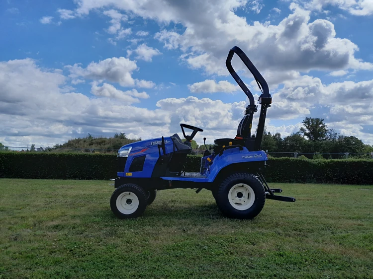 Ciągnik ISEKI TXGS24 z ładowaczem Iseki - 4WD, hydrostat, 23KM