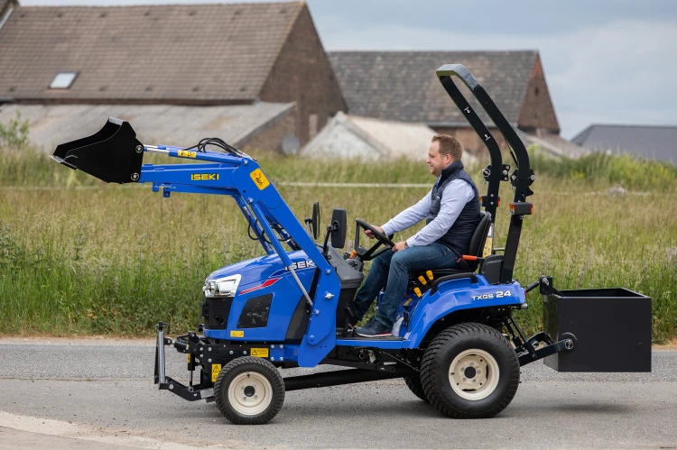 Ciągnik ISEKI TXGS24 z ładowaczem Iseki - 4WD, hydrostat, 23KM