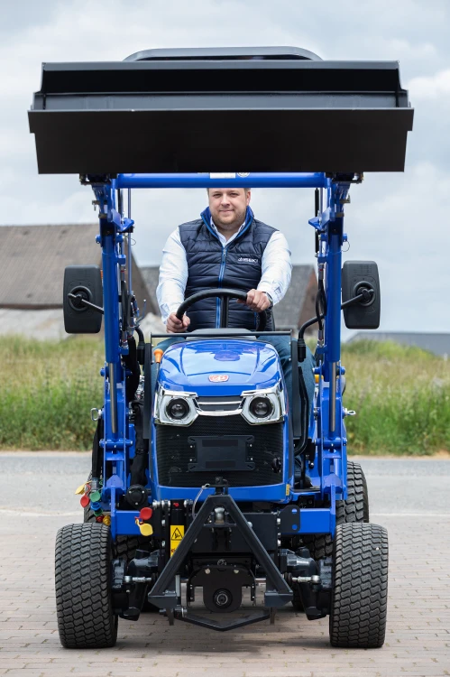 Ciągnik ISEKI TXGS24 z ładowaczem Iseki - 4WD, hydrostat, 23KM